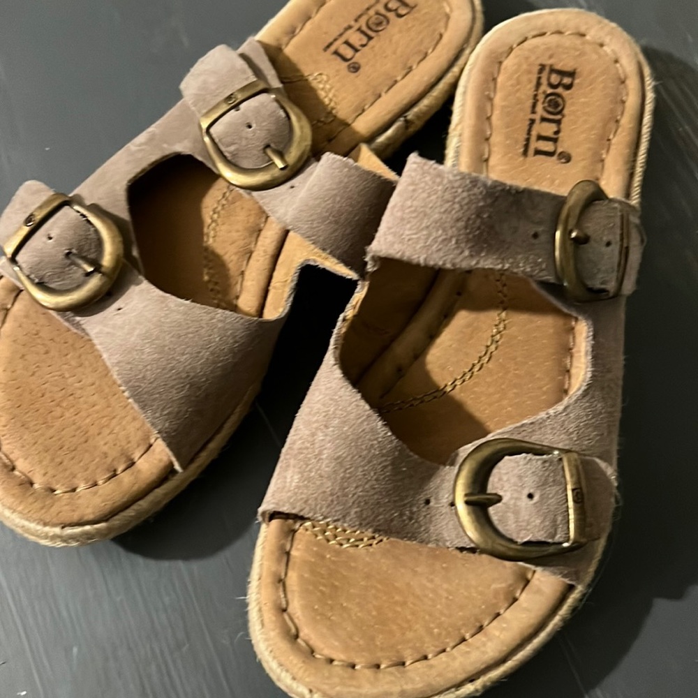 Born sandals